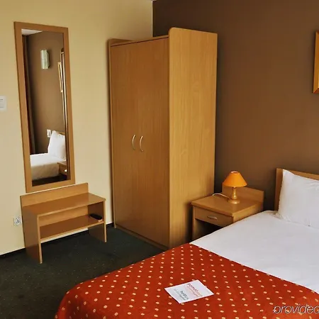 Wilanow By Desilva 3*