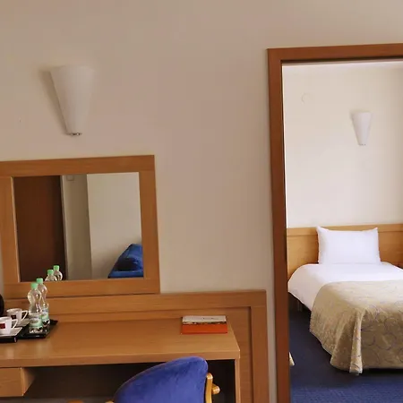 Wilanow By Desilva Hotel