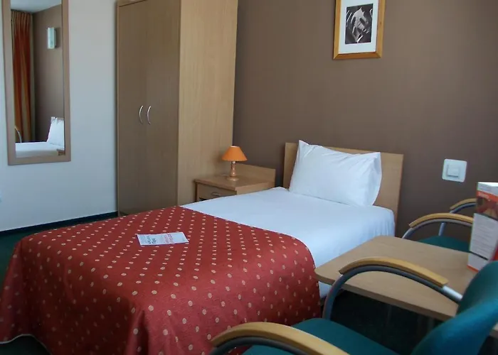 Wilanow By Desilva 3*