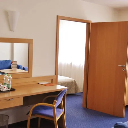 Wilanow By Desilva 3*